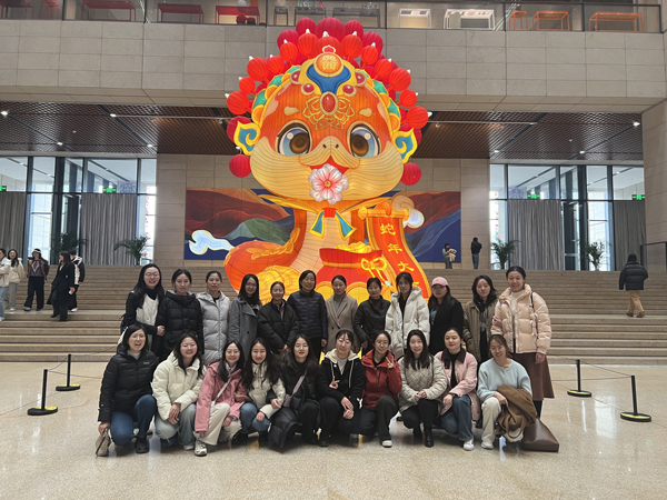 感悟工匠精神，綻放巾幗芳華——農(nóng)墾中心開展慶“三八”主題活動